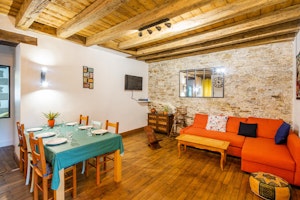 Castle & Courtyard image 6