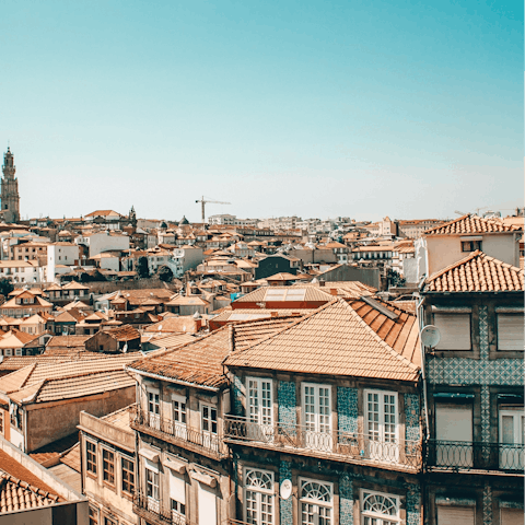 Explore Porto easily from this central home, including Porto Cathedral, a twelve-minute walk away