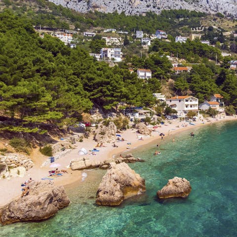 Discover the stunning beaches of Croatia, with their golden sands and crystal-clear waters