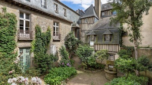 Belle's Chaumière image 9