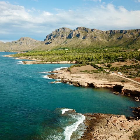 Explore Mallorca's stunning coastline