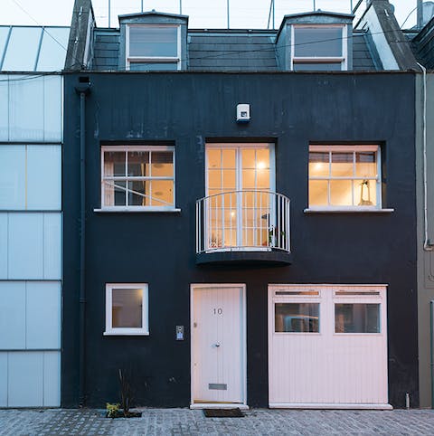 The Beautiful Modern Mews Exterior