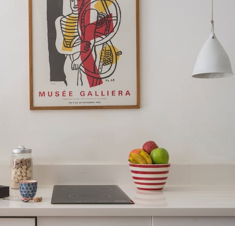 Whip up your morning croque monsieur while admiring the Musée Galliéra print