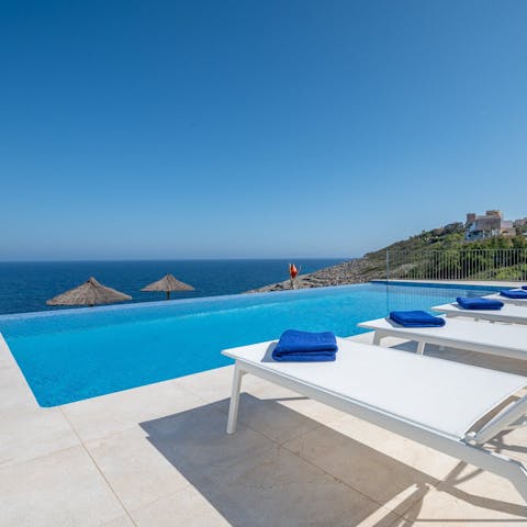 Be inspired by beautiful sea views while relaxing in the pool