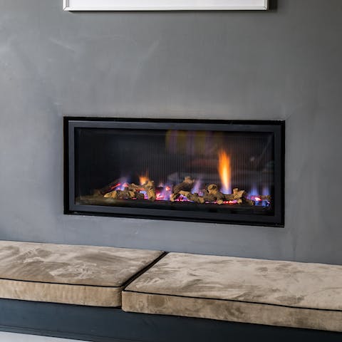 Two fireplaces to choose from