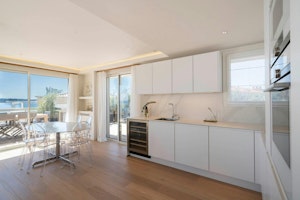 Sea & Hills image 13
