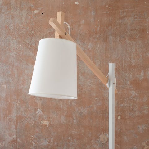 This minimalist lamp