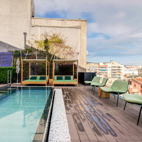 The resident-only pool & terrace
