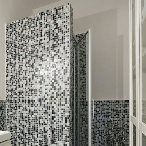 Mosaic bathroom tiles