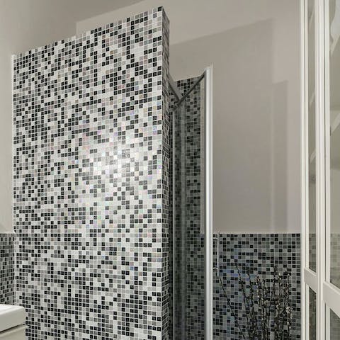 Mosaic bathroom tiles