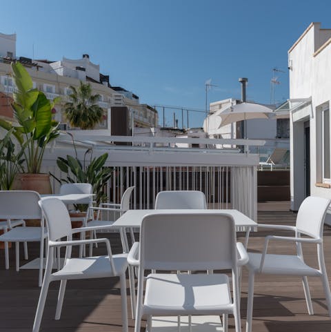 Enjoy refreshing cocktails on the rooftop as you soak up the Andalusian sun