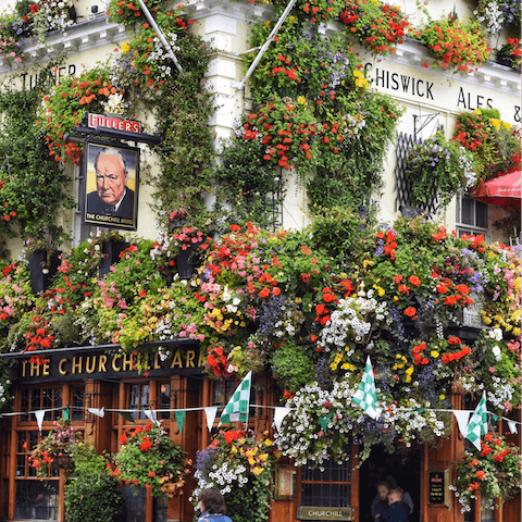 Get to know the characterful pubs and cafes in local Notting Hill