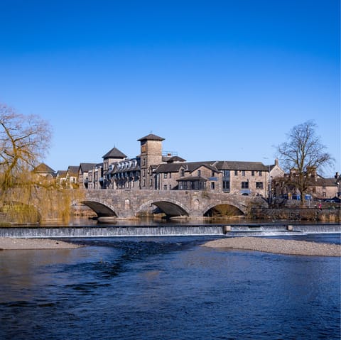 Drive half an hour to Kendal and enjoy a picnic by the River Kent