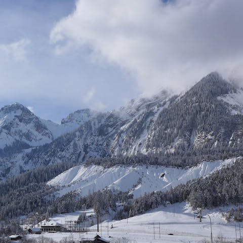 Explore the dramatic peaks of Kandersteg