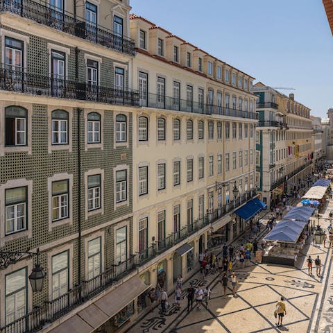 Take in the views over this home's street in Baixa