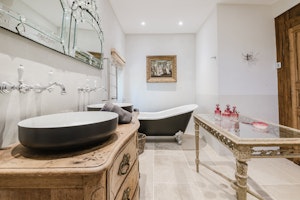 Chateau Soleil image 4