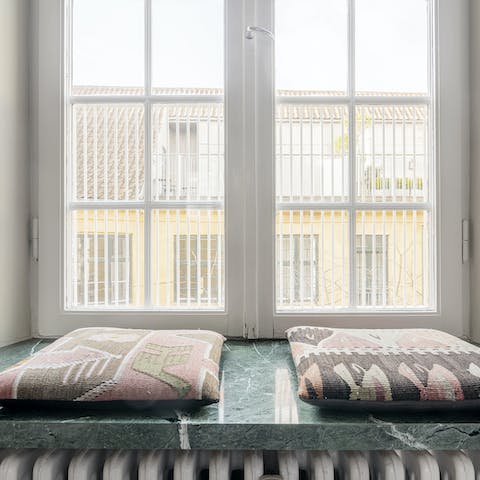 This charming window seat