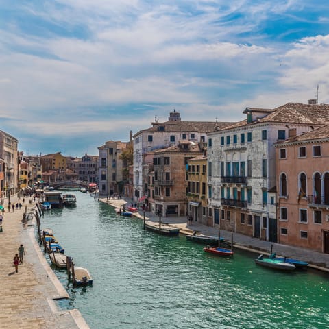 Sweeping views of the Cannaregio Canal