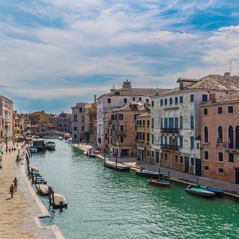 Sweeping views of the Cannaregio Canal