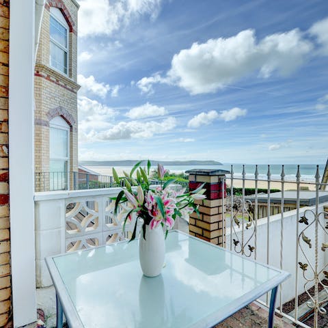 Spy the sea from your private balcony