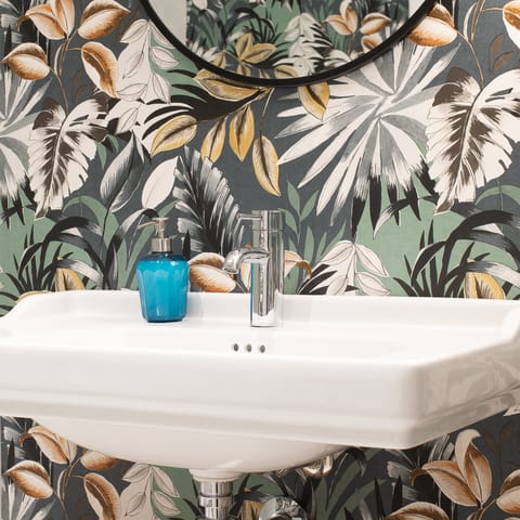 The jungle-themed bathroom wallpaper