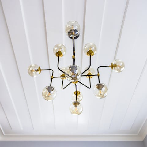 This elegant ceiling light