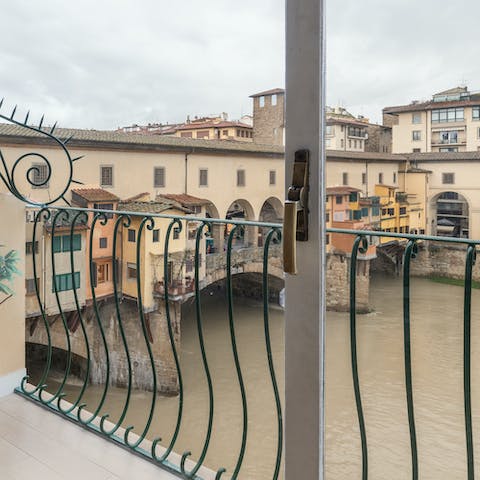 Lap up views of the Ponte Vecchio from the comfort of your bright living space