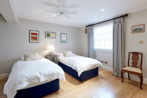 Belgravian Grace image 10