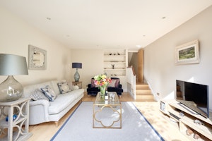 Belgravian Grace image 8