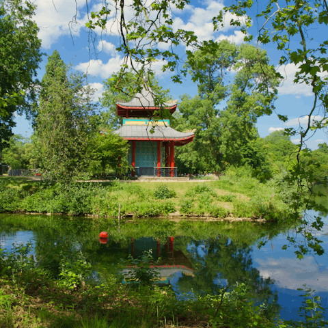 Wander around the beautiful Victoria Park