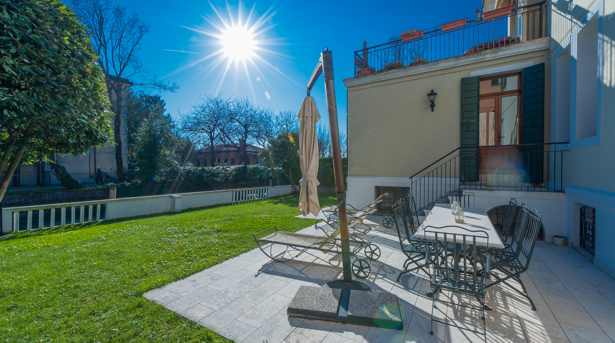 blue-riband-metropolitan-city-of-venice-plum-guide