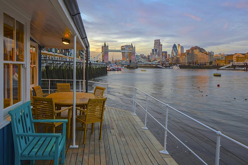 The Harpy Houseboat main image