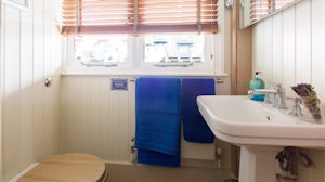 The Harpy Houseboat image 8