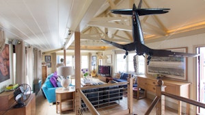 The Harpy Houseboat image 7