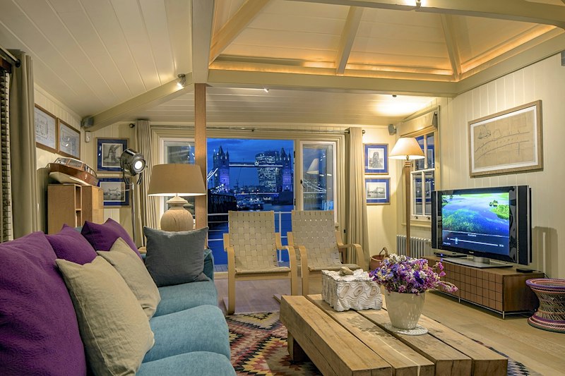 The Harpy Houseboat additional image