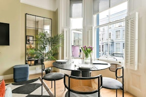 Cheerful Terrace House image 13