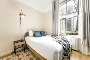Cheerful Terrace House image 10