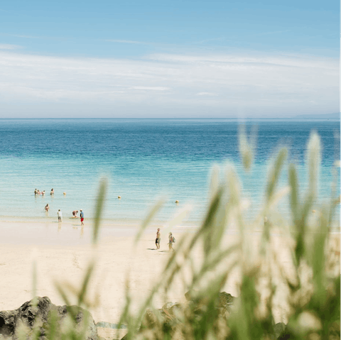 Make the short ten–minute drive to the idyllic setting of St Ives