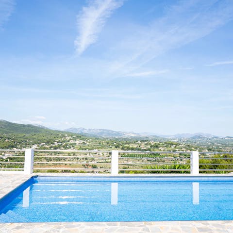 Float in the private pool with lovely views of Montgó