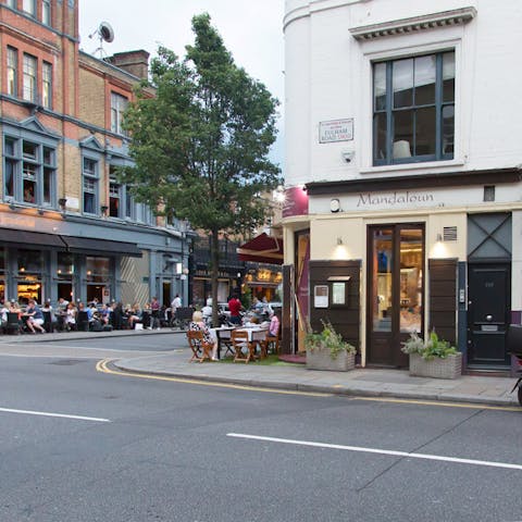 Enjoy alfreso drinking and dining on your street – the fantastic Fulham Road