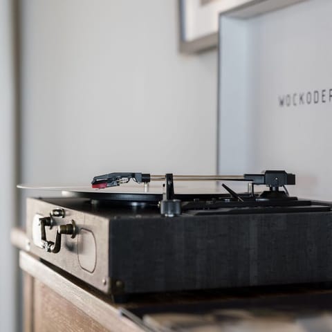 Listen to your favourite songs in style on the record player