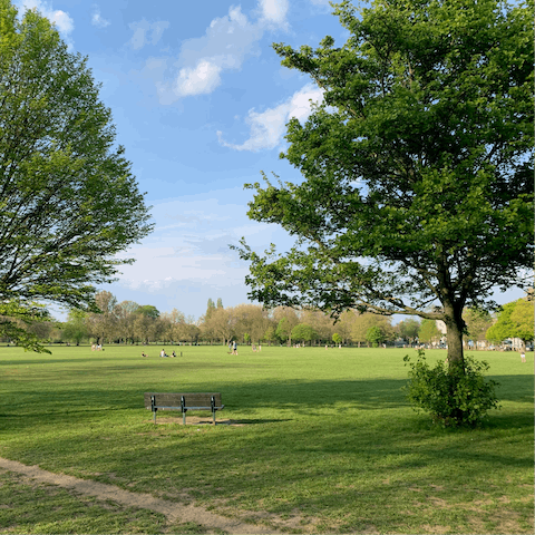 Stay in well-connected Earlsfield, just a twenty-minute walk from Wimbledon Common