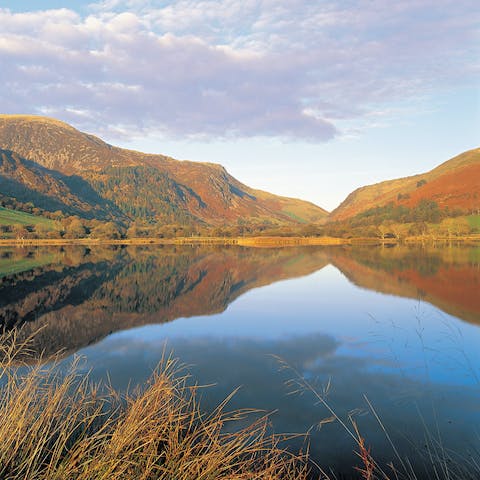 Explore Snowdonia's gorgeous scenery through hiking, walking and cycling paths