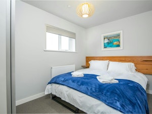 Sunny City Retreat image 5