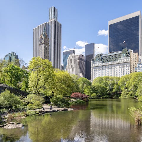 Enjoy a refreshing stroll around Central Park, surrounded by skyscrapers