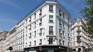 The Bachelor Apartment image 8