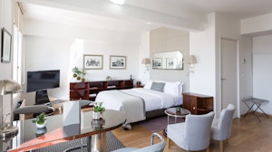 The Bachelor Apartment image 4