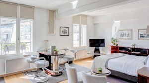 The Bachelor Apartment image 2
