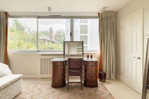 Marble & Kensington image 13