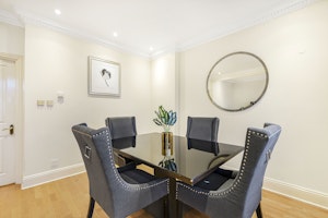 Knightsbridge Grandeur image 11